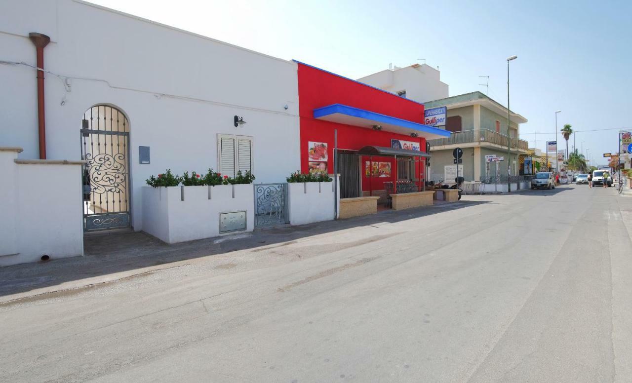 Eolo Casa Vacanze Torre Lapillo Bagian luar foto
